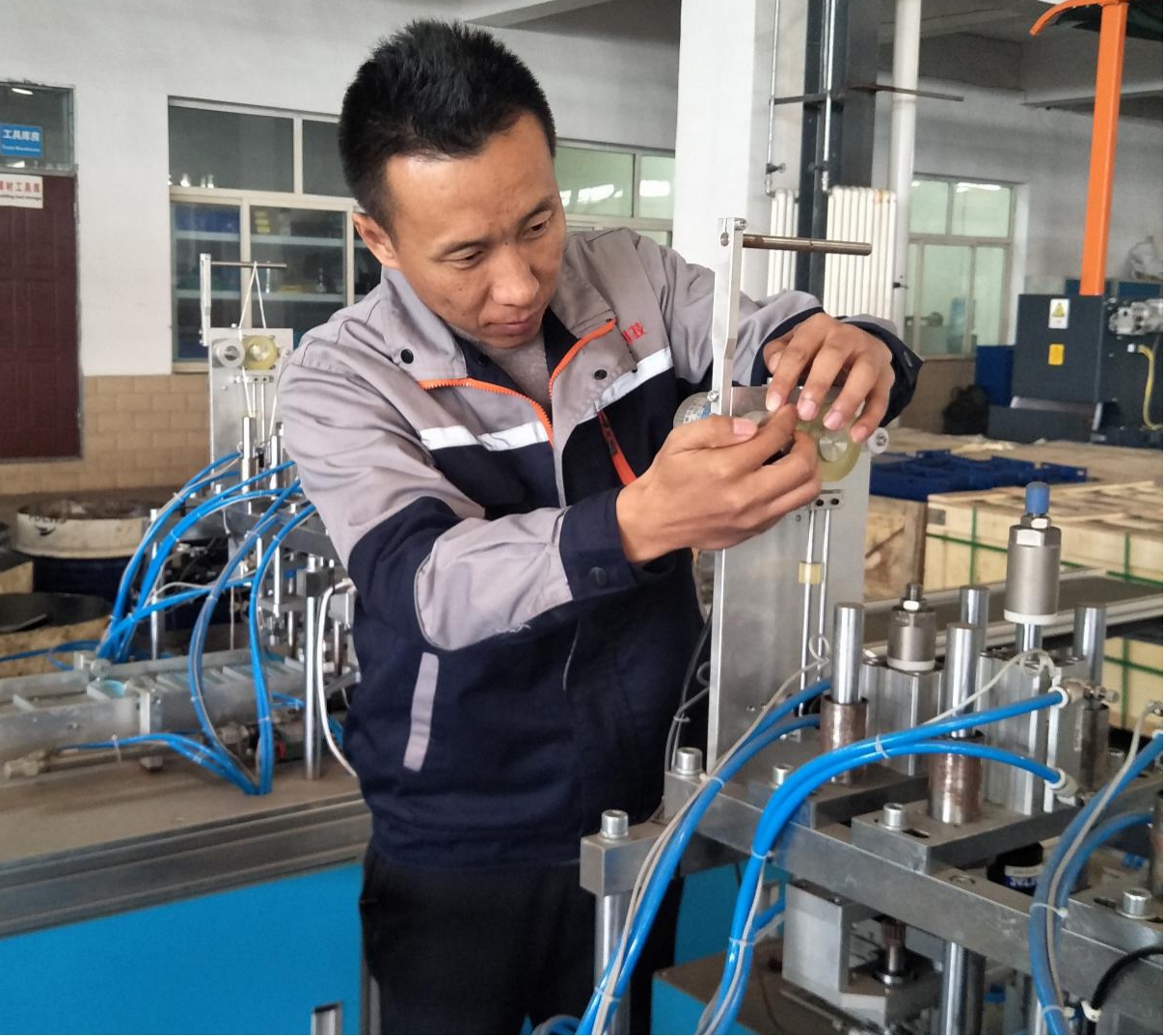 关于对首期“泓源榜样”进行公示的公告(图3) 关于对首期“泓源榜样”进行公示的公告(图3)