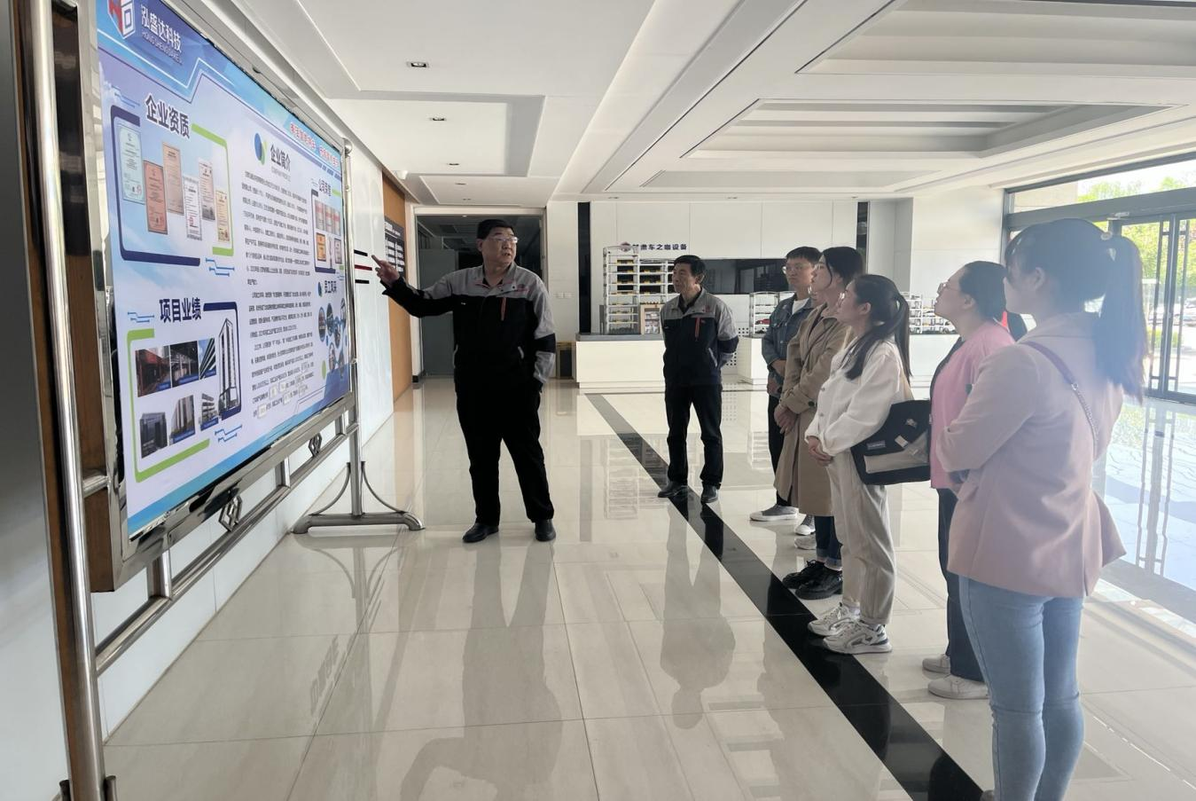 市产投集团开展新员工入职培训(图3) 市产投集团开展新员工入职培训(图3)